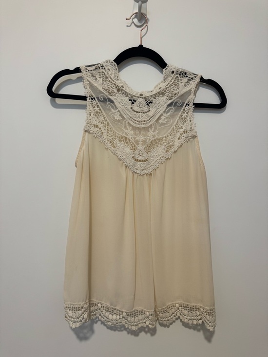 Forever 21 Tops - Forever 21 Ivory Crochet Lace Top